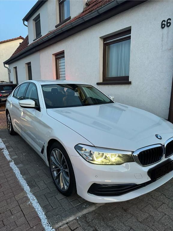 Weiß Gebraucht 2018 BMW 530e Performance Limousine | 22.900 € (Etwas zu teuer) - Bild 1/4