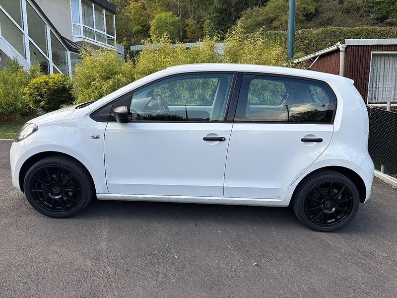 Weiß Gebraucht 2015 Skoda Citigo Active Kleinwagen | 5.100 € (Guter Preis) - Bild 1/4