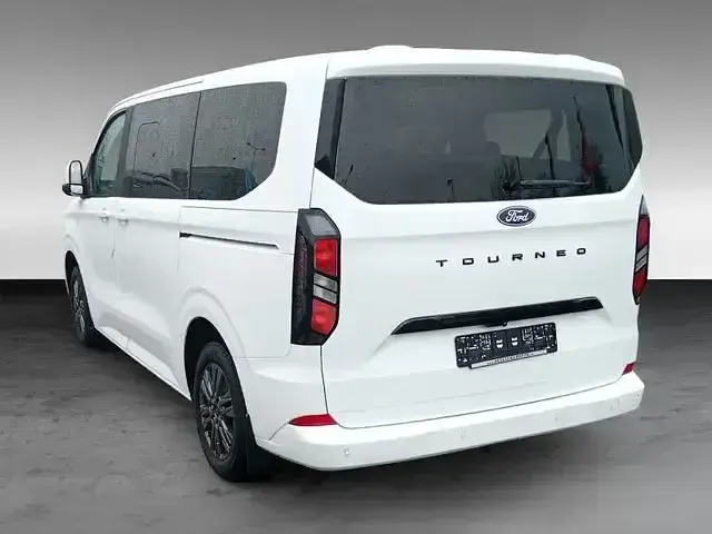 Gebraucht Ford Tourneo Custom Titanium 136 PS (100 kW) 2025 Andere Van