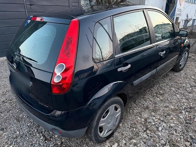 Gebraucht Ford Fiesta 60 PS (44 kW) 2006 Blau Kleinwagen