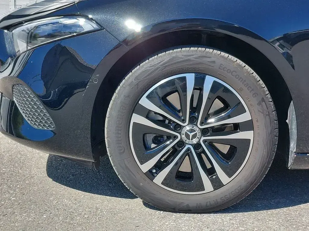 Gebraucht Mercedes A250 Progressive 163 PS (119 kW) 2025 Schwarz Limousine