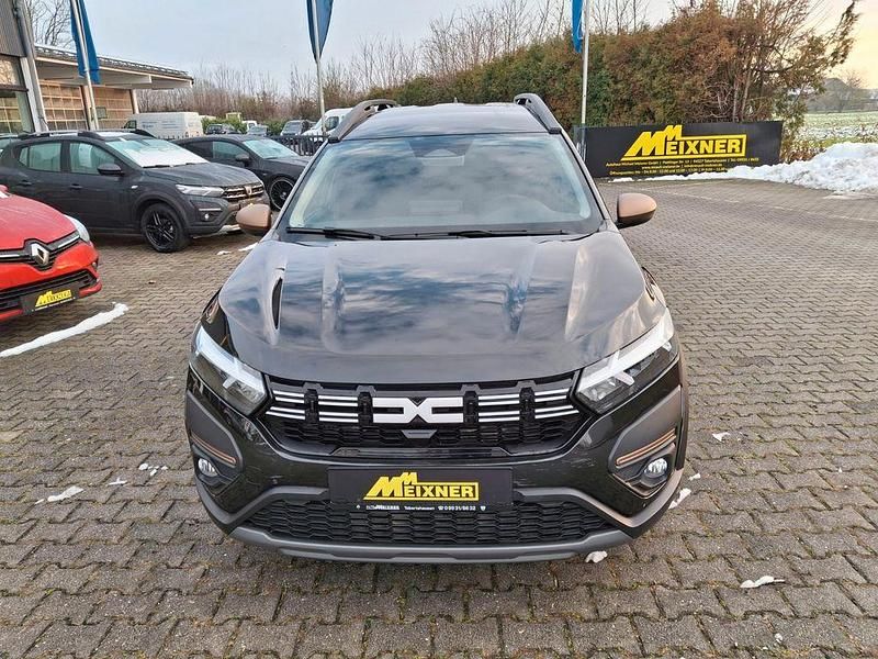 Neu Dacia Jogger Extreme 110 PS (80 kW) 2025 Schwarz Van / Kleinbus