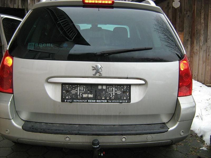 Silber Gebraucht 2006 Peugeot 307 Limousine | 1.250 € (Fairer Preis) - Bild 1/4