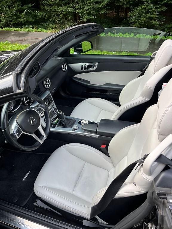 Gebraucht Mercedes SLK200 184 PS (135 kW) 2012 Schwarz Cabrio