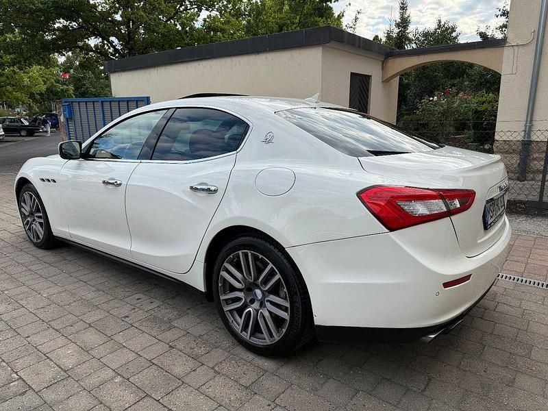 Gebraucht Maserati Ghibli 275 PS (202 kW) 2016 Weiß Coupé