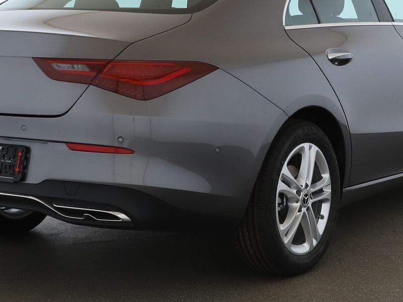 Gebraucht Mercedes CLA180 136 PS (100 kW) 2024 Grau Limousine