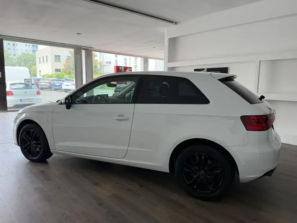 Używany Audi A3 Attraction 110 KM (80 kW) 2015 Biały Sedan/Limuzyna