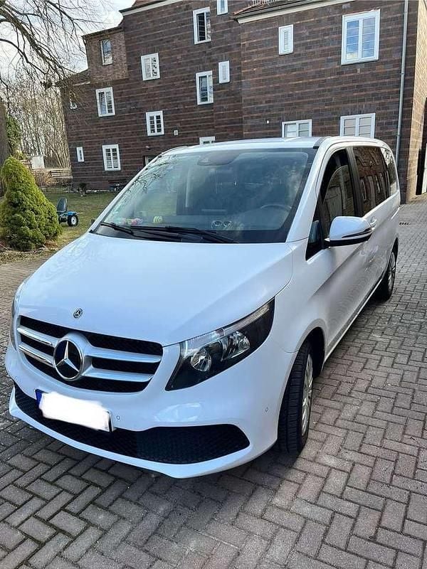 Gebraucht Mercedes V250 190 PS (139 kW) 2019 Weiß Van / Kleinbus