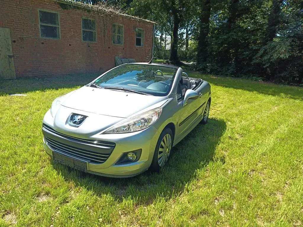 Gebraucht Peugeot 207 CC 120 PS (88 kW) 2010 Silber Cabrio