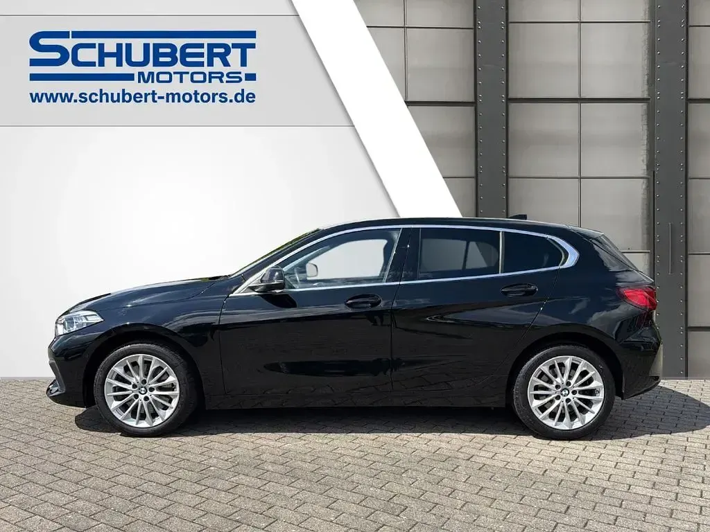 Gebraucht BMW 120 Advantage 190 PS (139 kW) 2023 Schwarz Kleinwagen