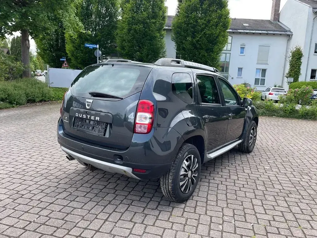 Second-hand Dacia Duster Lauréate 109 CP (80 kW) 2015 Gri SUV