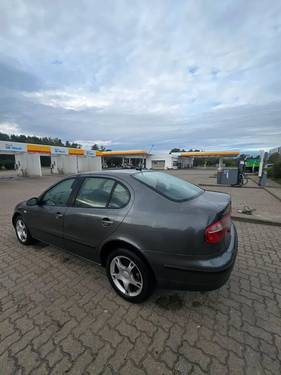 Usata Seat Toledo 105 CV (77 kW) 2004 Andere farben Berlina
