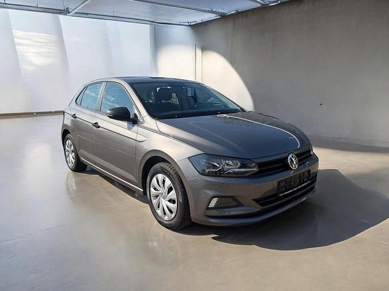 Gebraucht VW Polo 65 PS (47 kW) 2018 Grau Kleinwagen