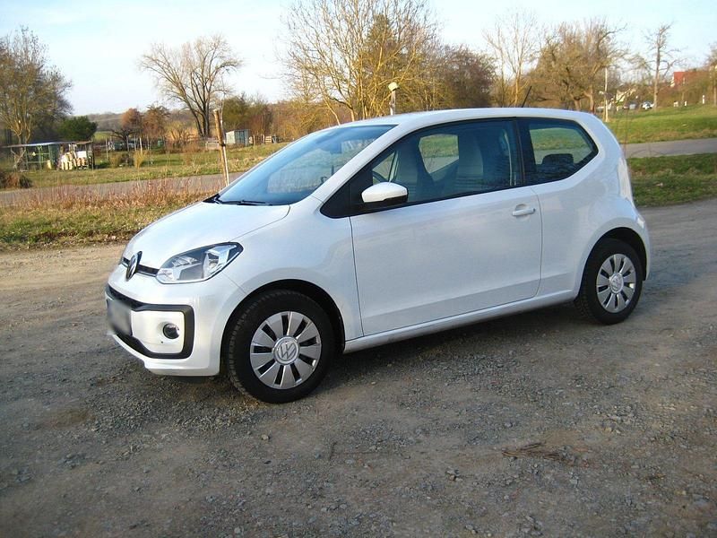 Second-hand VW up! 65 CP (47 kW) 2020 Alb Hatchback
