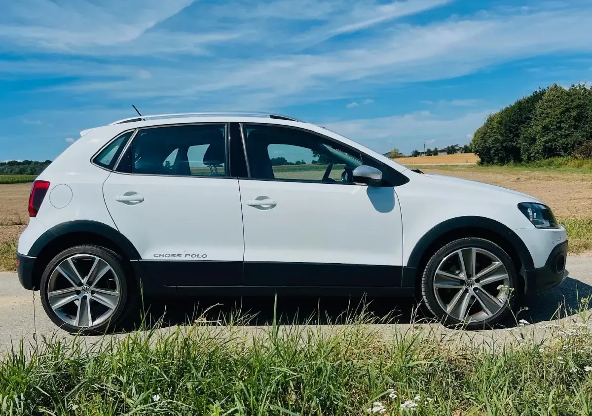 Używany VW Polo Cross 110 KM (80 kW) 2015 Biały Hatchback