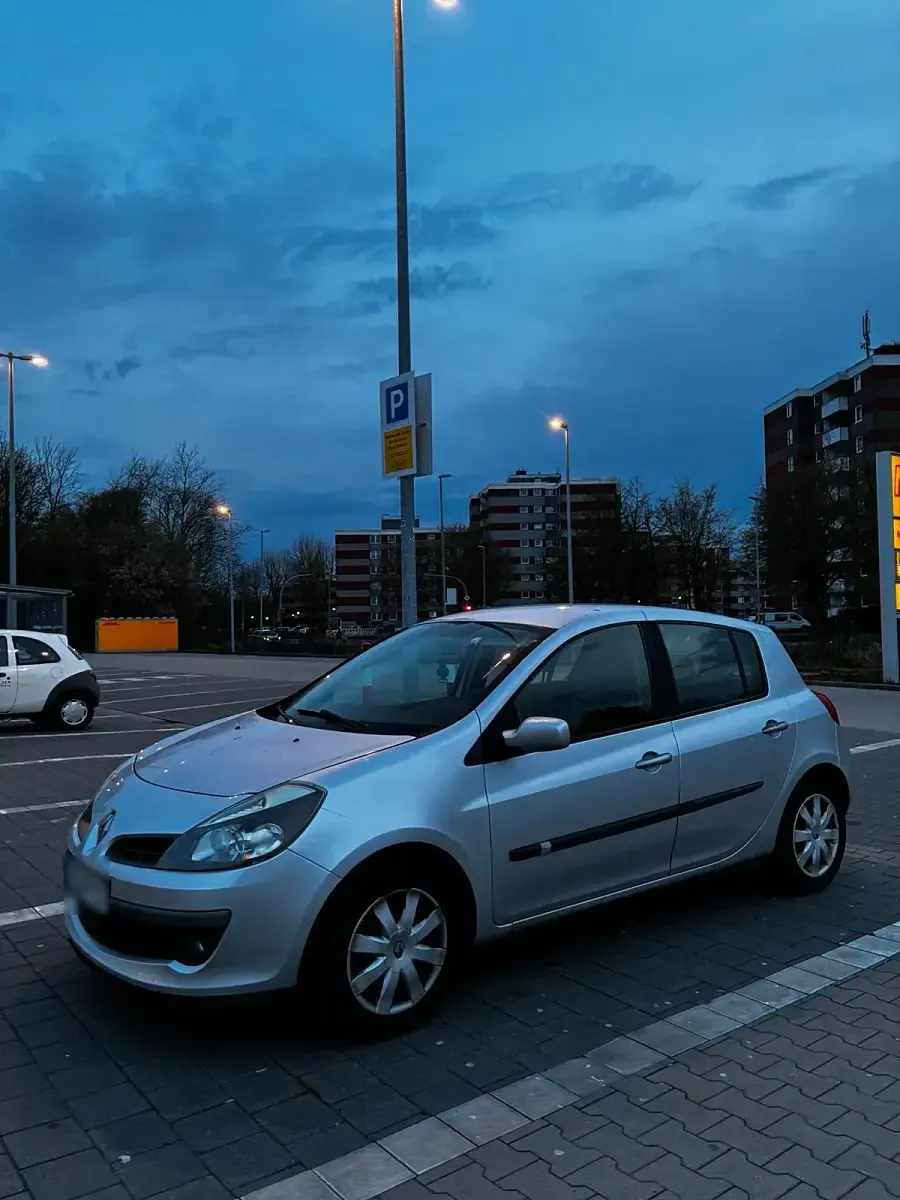 Gebraucht Renault Clio II 86 PS (63 kW) 2008 Grau Kleinwagen