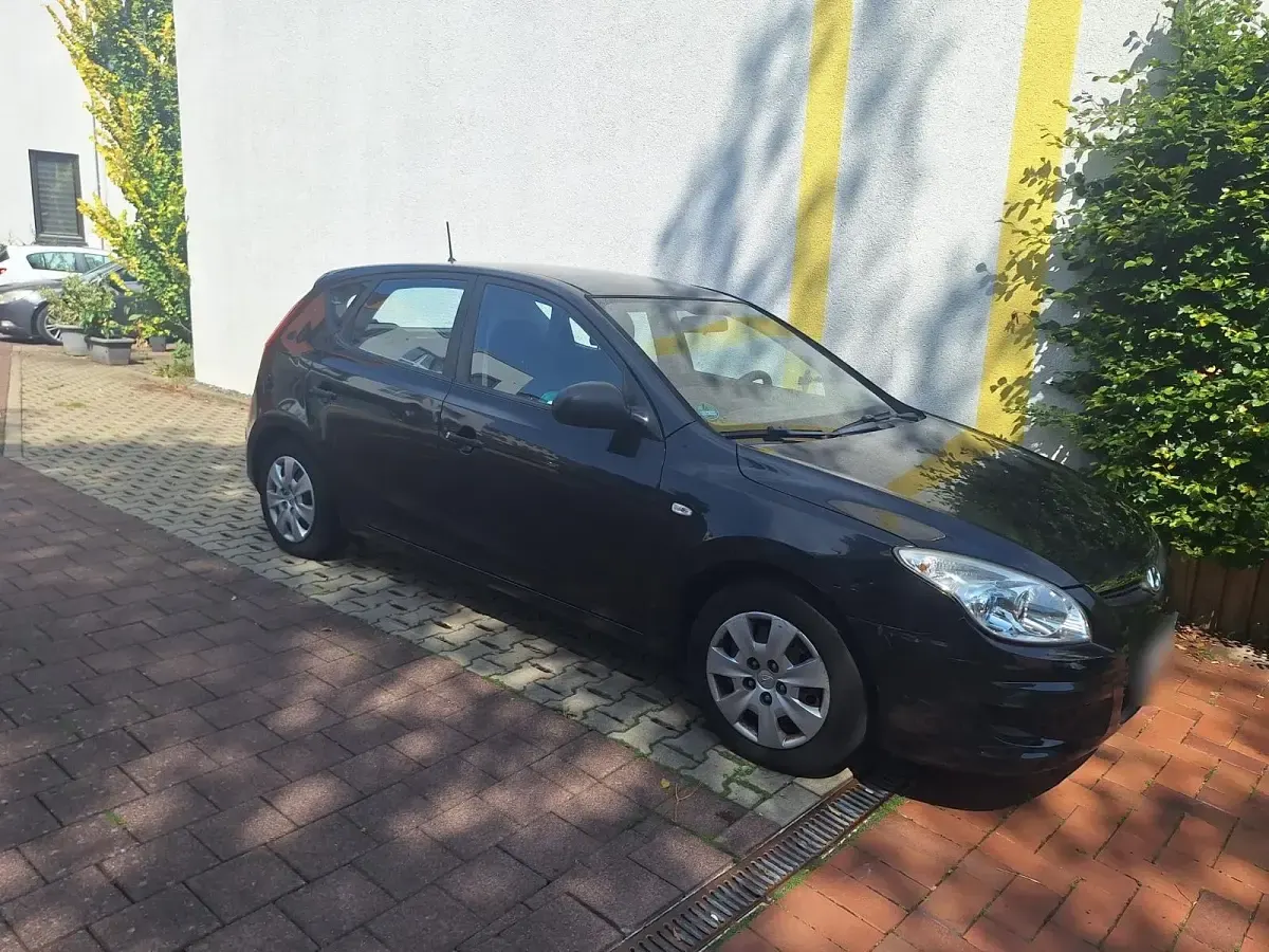 Gebraucht Hyundai i30 116 PS (85 kW) 2008 Schwarz Kombi