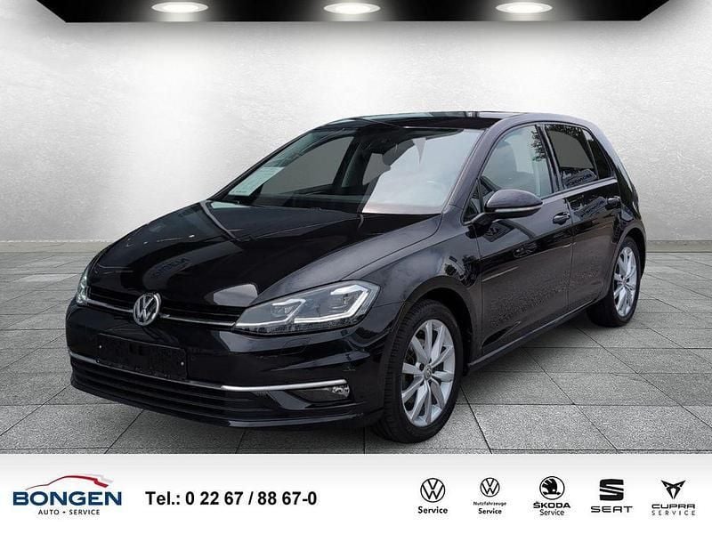 Schwarz Gebraucht 2018 VW Golf VII Highline Limousine | 15.990 € (Fairer Preis) - Bild 1/4