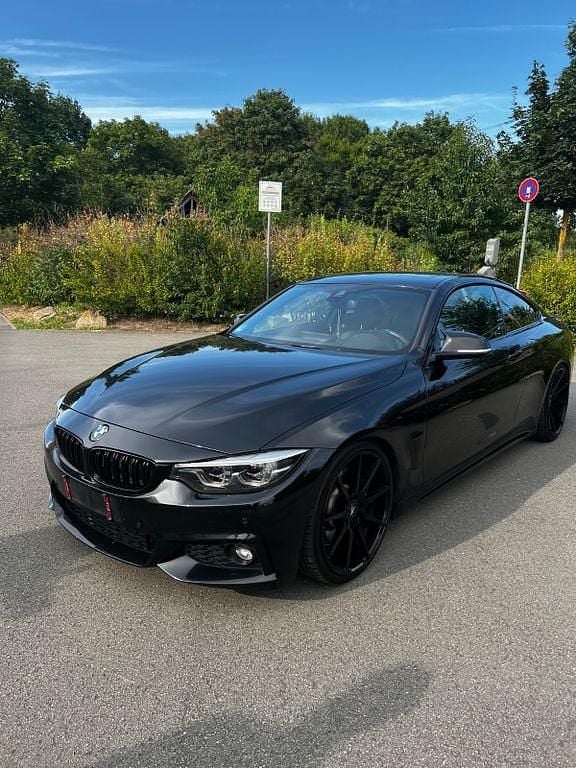 Schwarz Gebraucht 2017 BMW 440 Performance Coupé | 35.999 € (Teuer) - Bild 1/4