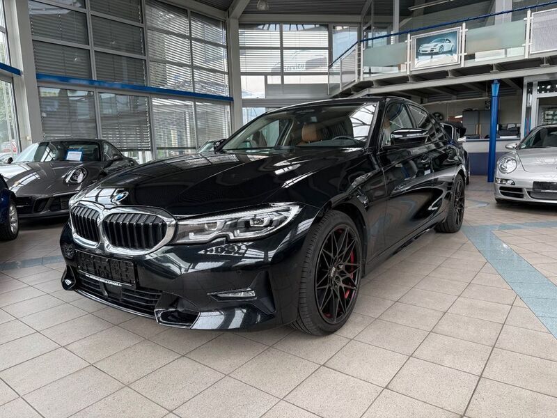 Schwarz Gebraucht 2019 BMW 330 Sport Line Limousine | 28.990 € (Fairer Preis) - Bild 1/4
