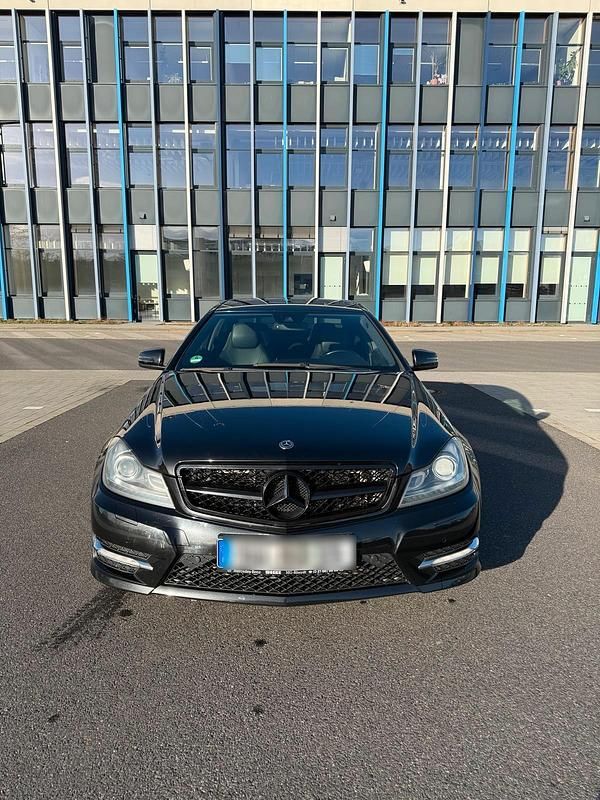 Gebraucht Mercedes C250 AMG line 204 PS (150 kW) 2012 Schwarz Coupé