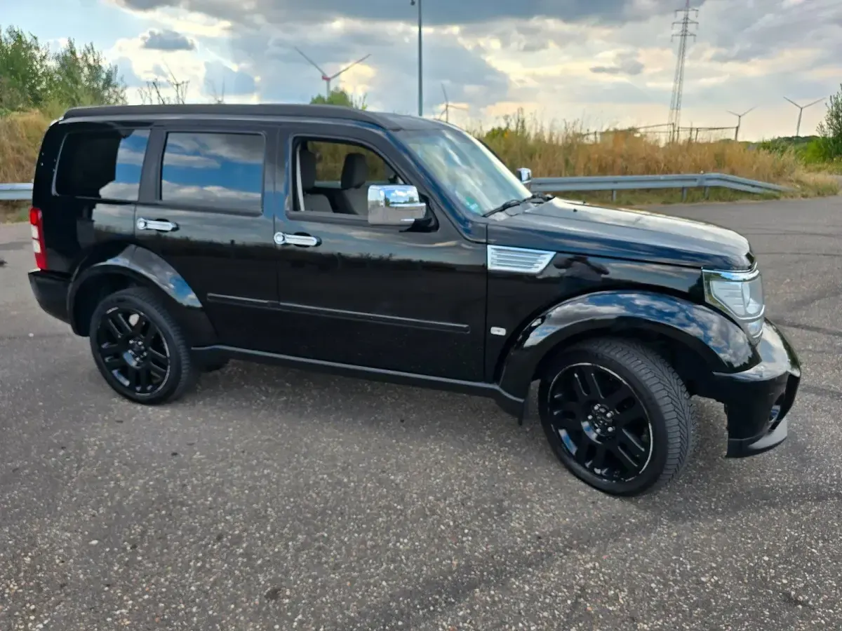 Gebraucht Dodge Nitro 205 PS (150 kW) 2008 Schwarz SUV