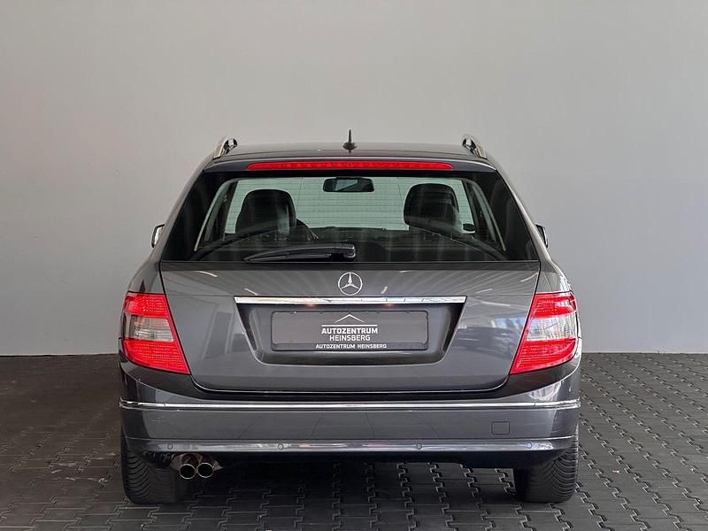 Gebraucht Mercedes C250 204 PS (150 kW) 2010 Grau Kombi