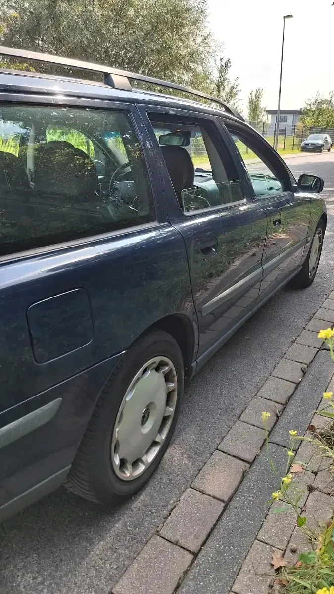 Gebraucht Volvo V70 163 PS (119 kW) 2003 Blau Kombi
