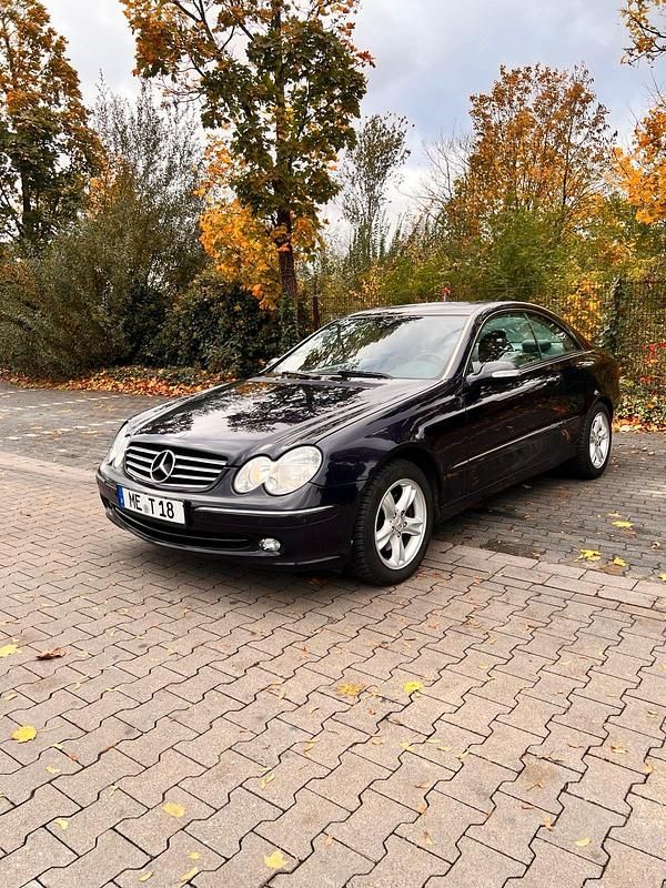 Blau Gebraucht 2003 Mercedes CLK320 Avantgarde Coupé | 2.800 € (Guter Preis) - Bild 1/4