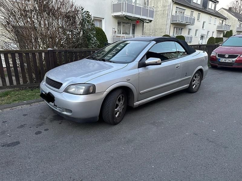 Gebraucht Opel Astra Cabriolet 103 PS (75 kW) 2003 Silber Cabrio