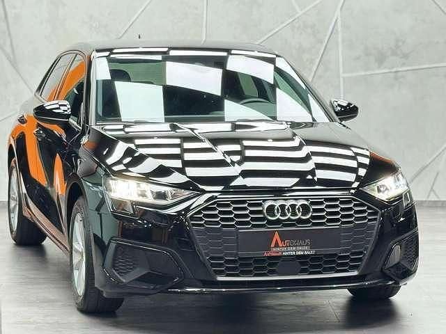 Schwarz Gebraucht 2022 Audi A3 Basis | 23.610 € (Etwas zu teuer) - Bild 1/4