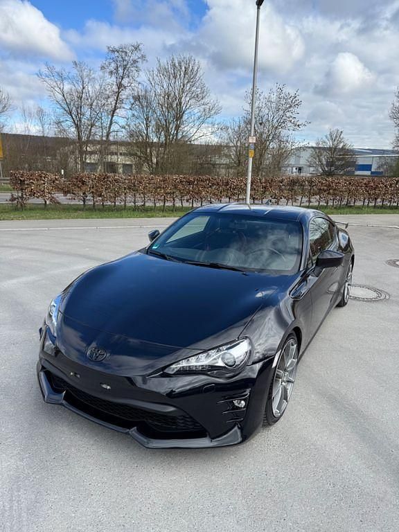Schwarz Gebraucht 2017 Toyota GT86 GT Coupé | 17.999 € (Fairer Preis) - Bild 1/4