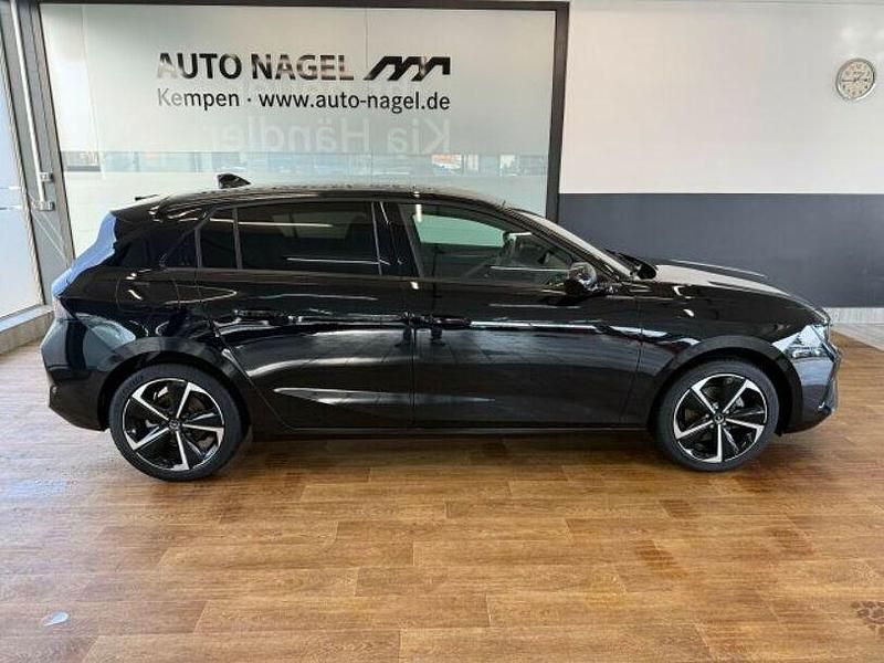 Gebraucht Opel Astra 131 PS (96 kW) 2024 Schwarz Limousine