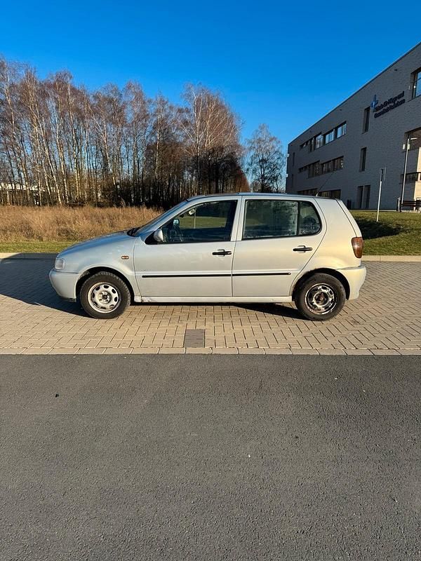 Gebraucht VW Polo 75 PS (55 kW) 1999 Silber Kleinwagen