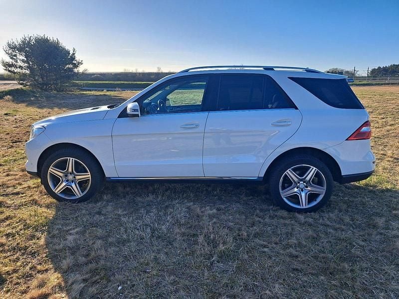 Gebraucht Mercedes ML250 204 PS (150 kW) 2012 Weiß SUV