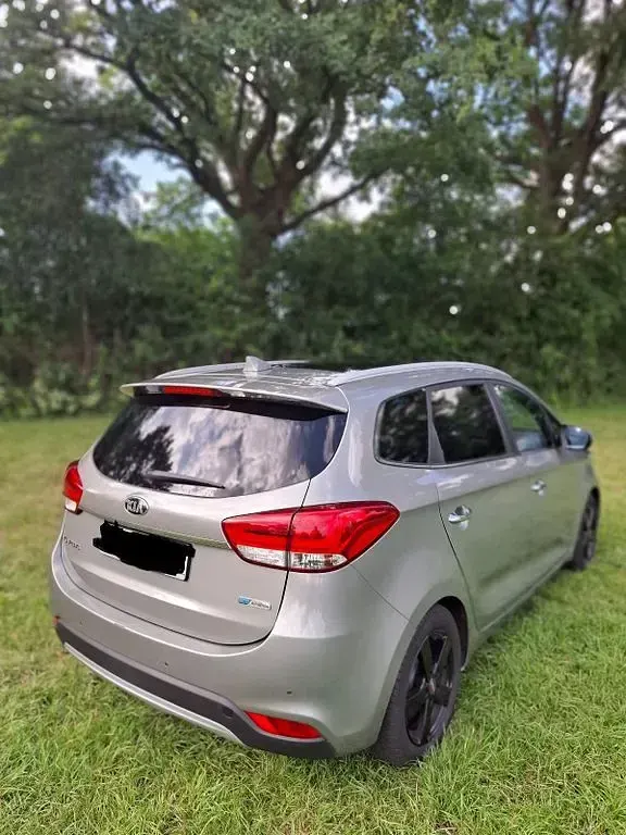 Gebraucht Kia Carens Spirit 141 PS (103 kW) 2016 Van / Kleinbus