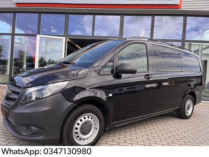 Schwarz Gebraucht 2019 Mercedes Vito Van / Kleinbus | 28.990 € (Etwas zu teuer) - Bild 1/4