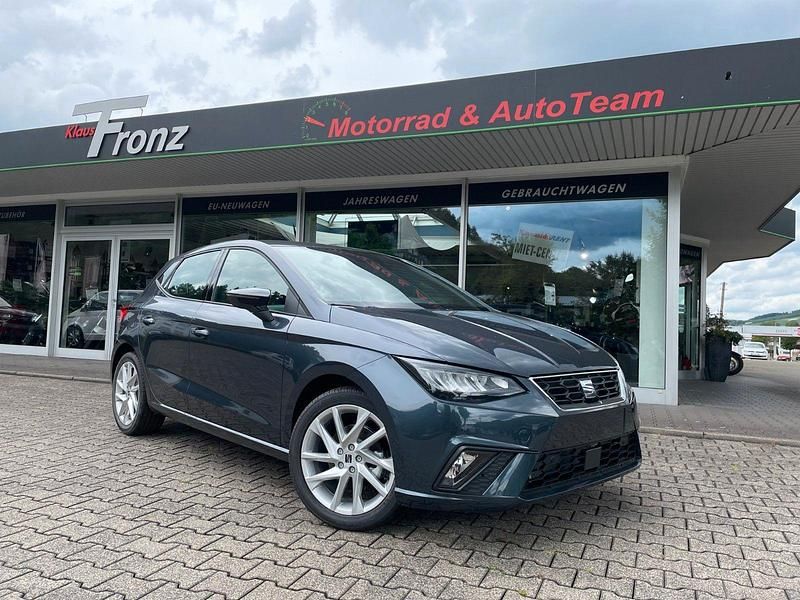 Grau Gebraucht 2023 Seat Ibiza FR Kleinwagen | 17.999 € (Fairer Preis) - Bild 1/4