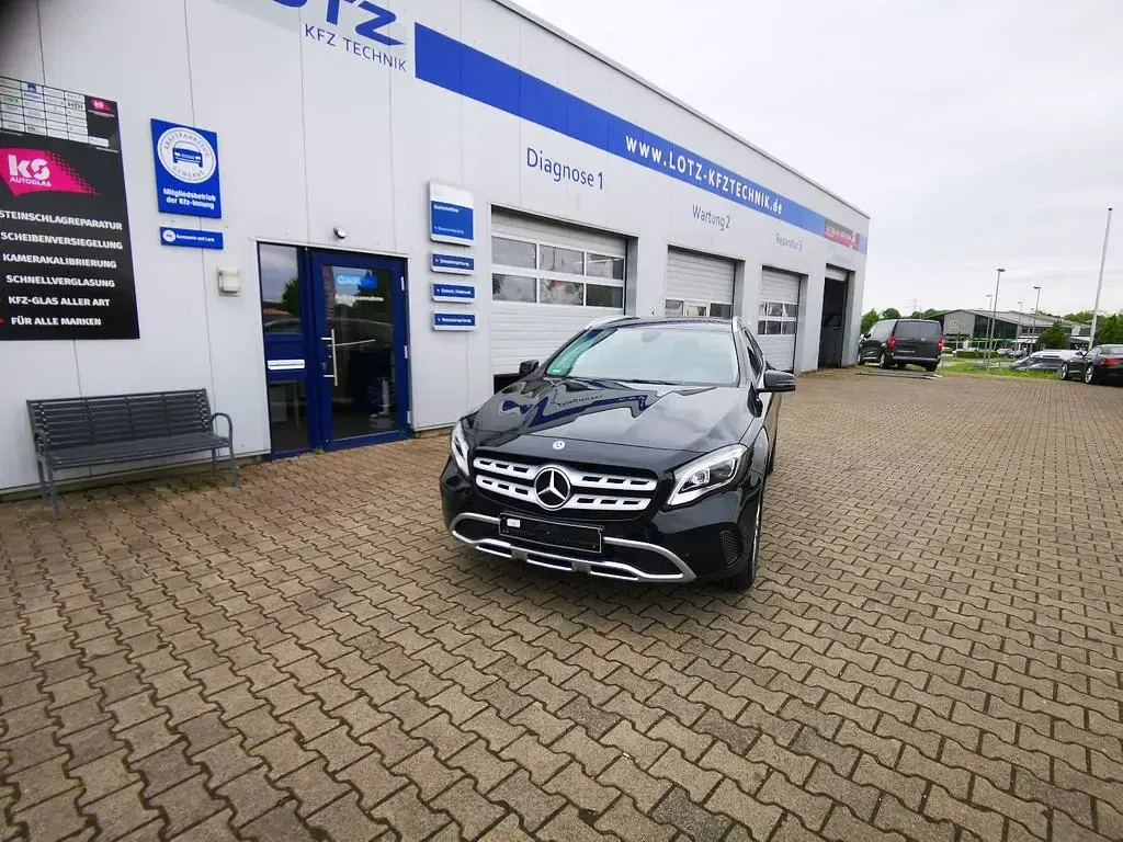 Używany Mercedes GLA220 177 KM (130 kW) 2017 Czarny SUV