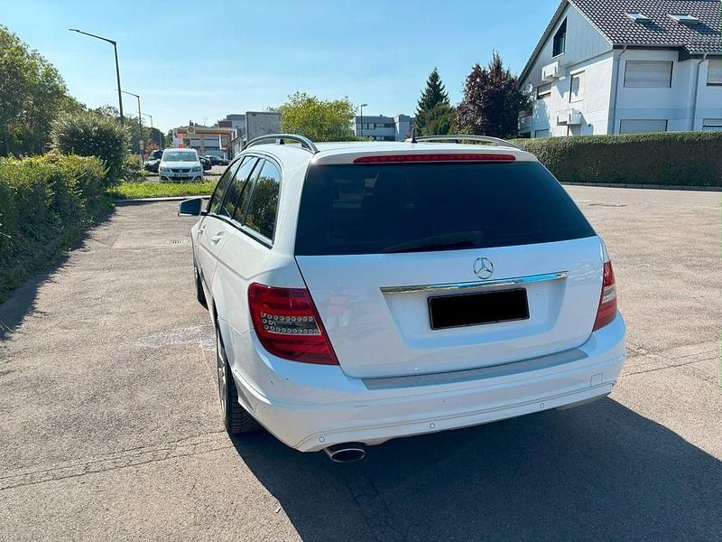 Gebraucht Mercedes C220 Edition 170 PS (125 kW) 2013 Weiß Kombi