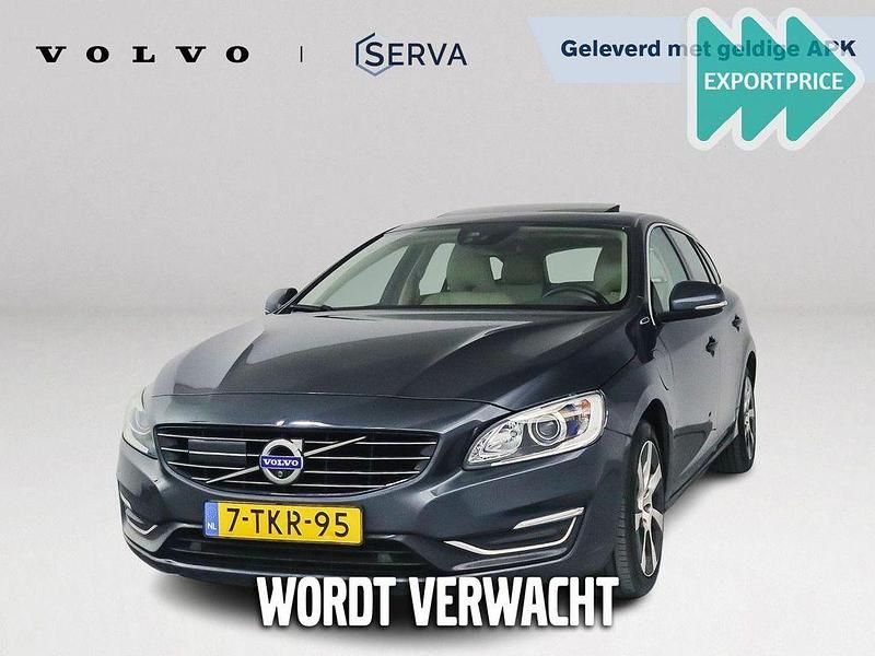 Grau Gebraucht 2014 Volvo V60 Summum Kombi | 6.950 € (Superpreis) - Bild 1/4
