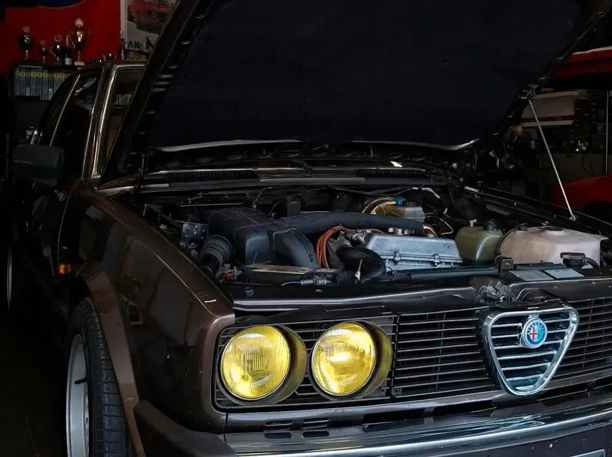 Gebraucht Alfa Romeo Alfetta Quadrifoglio 131 PS (96 kW) 1982 Braun Limousine