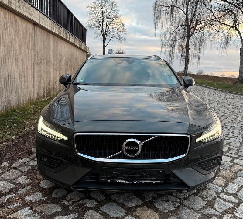 Gebraucht Volvo V60 197 PS (144 kW) 2021 Grau Kombi