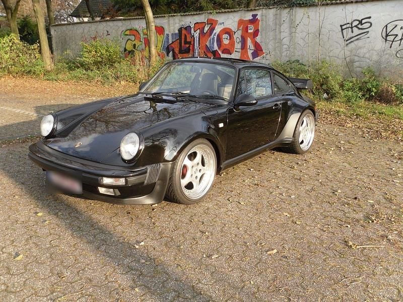 Second-hand Porsche 911 330 CP (242 kW) 1982 Negru Coupe