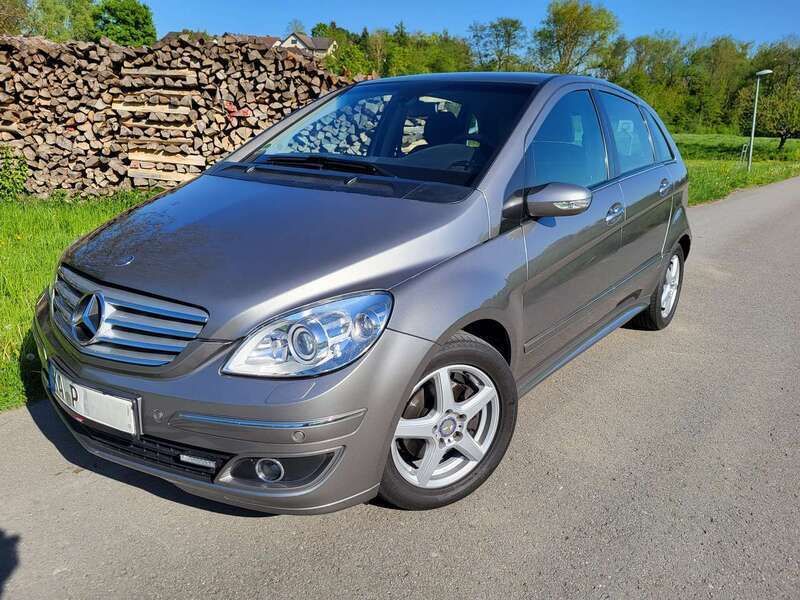 Grau Gebraucht 2005 Mercedes B200 Van / Kleinbus | 3.799 € (Guter Preis) - Bild 1/4