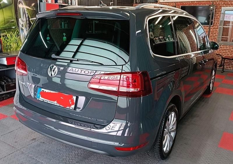 Gebraucht VW Sharan Highline 177 PS (130 kW) 2019 Grau Van / Kleinbus