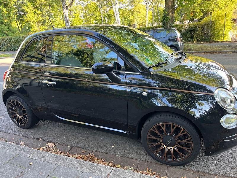 Schwarz Gebraucht 2019 Fiat 500 Collezione Kleinwagen | 6.950 € (Guter Preis) - Bild 1/4