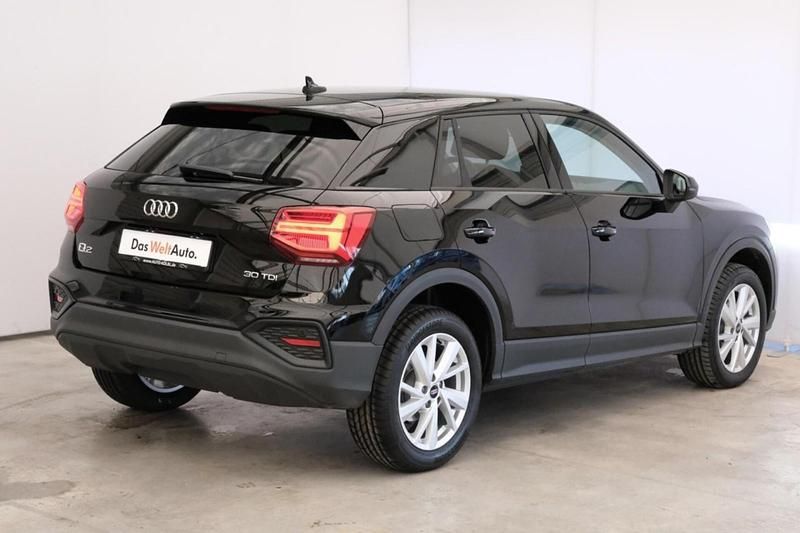 Gebraucht Audi Q2 Comfort 116 PS (85 kW) 2023 Schwarz SUV