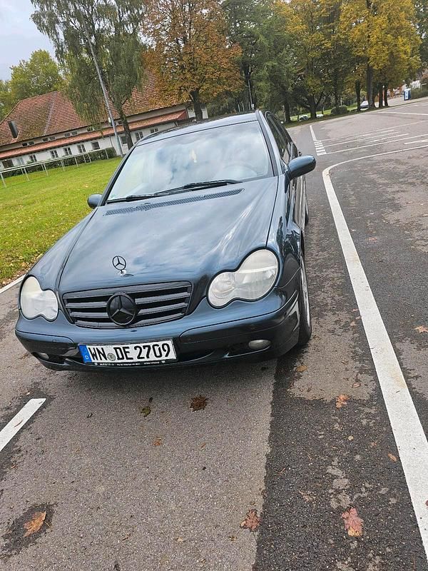 Andere farben Gebraucht 2003 Mercedes C180 Limousine | 3.100 € (Fairer Preis) - Bild 1/4