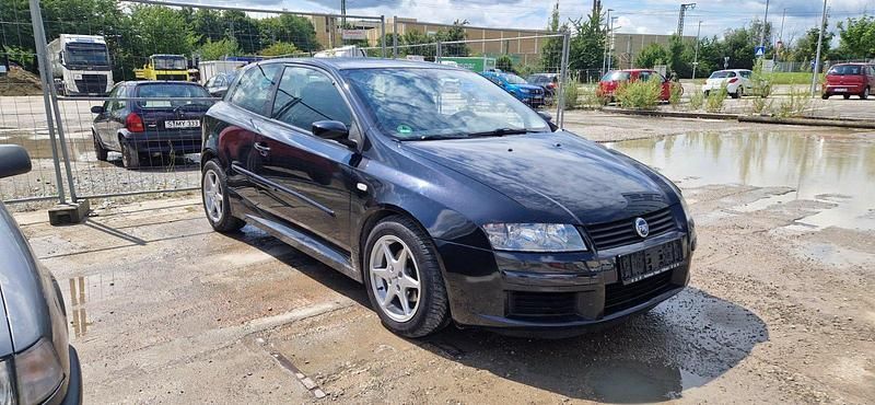 Schwarz Gebraucht 2003 Fiat Stilo Abarth Kleinwagen | 999 € (Guter Preis) - Bild 1/4